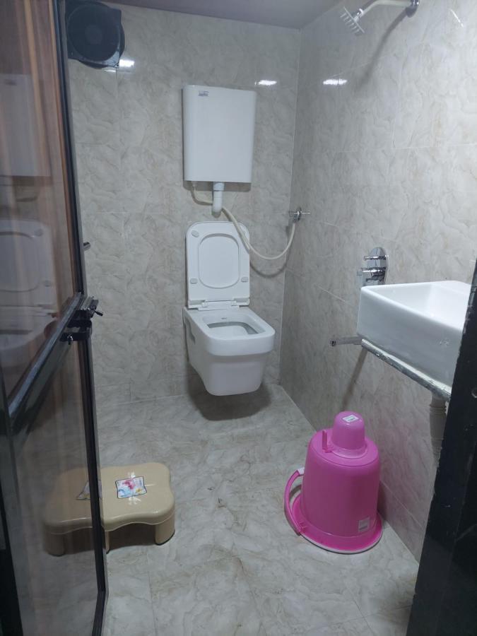 Asra Dormitory For Male And Female 뭄바이 외부 사진