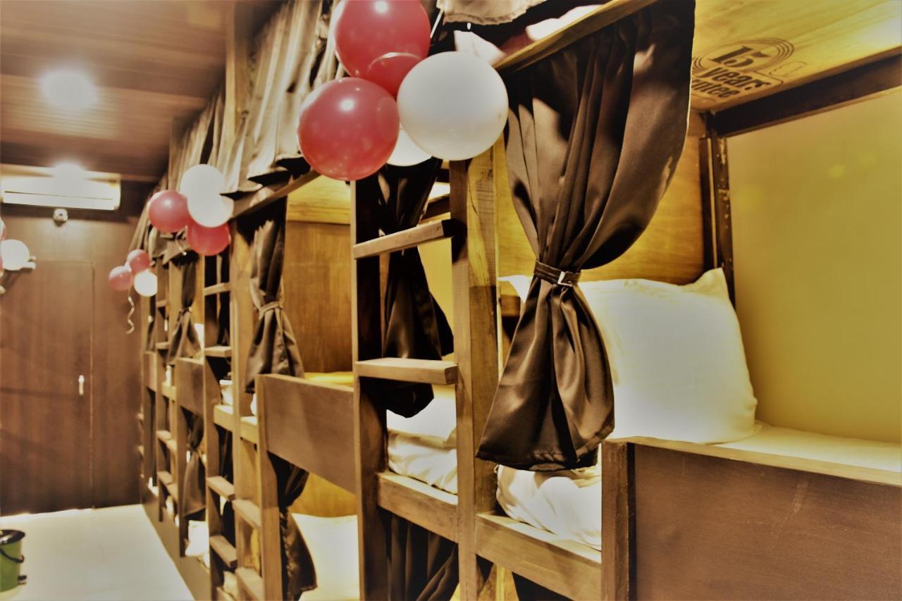 Asra Dormitory For Male And Female 뭄바이 외부 사진