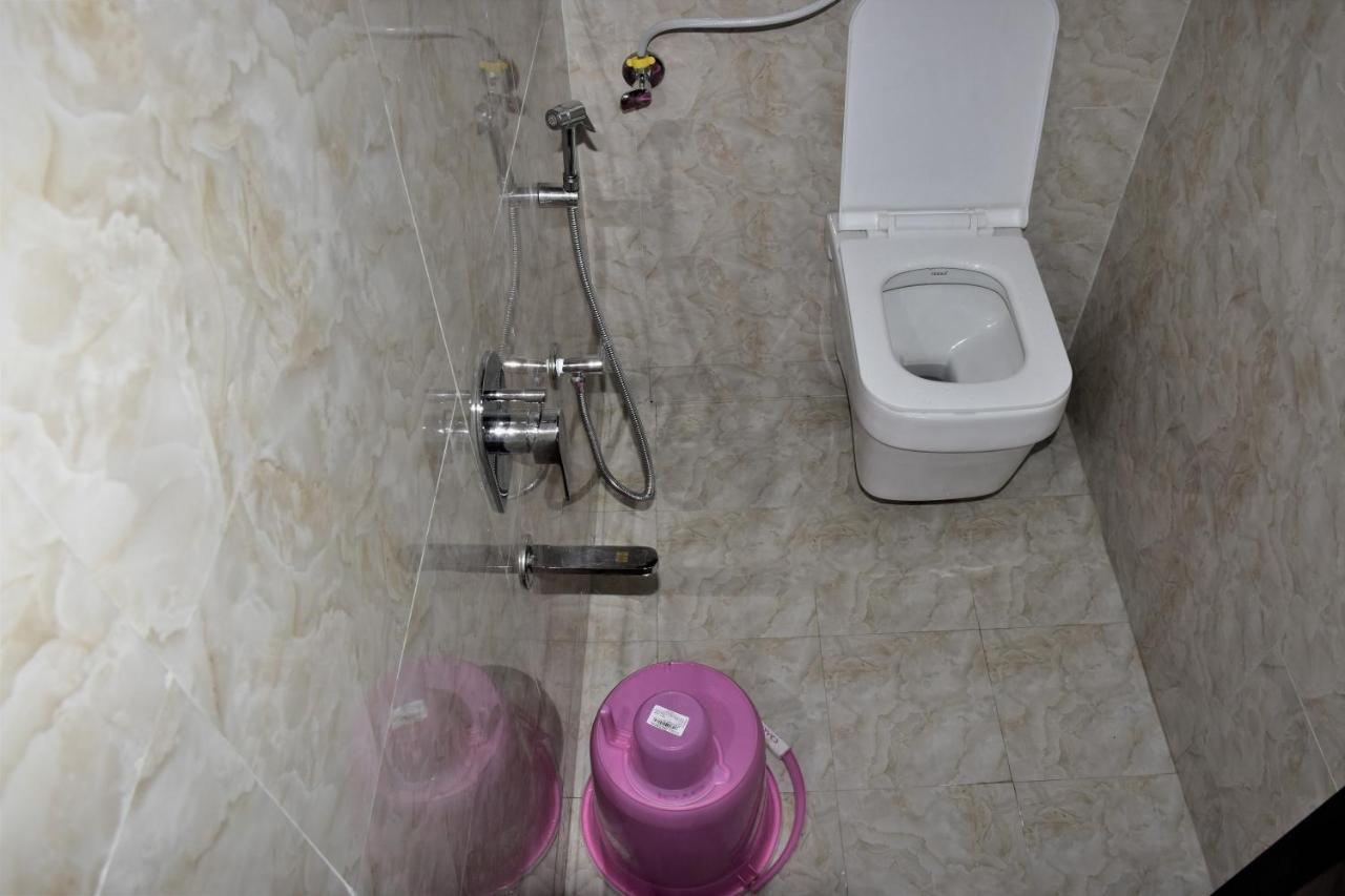 Asra Dormitory For Male And Female 뭄바이 외부 사진