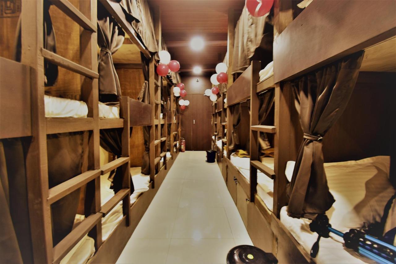 Asra Dormitory For Male And Female 뭄바이 외부 사진