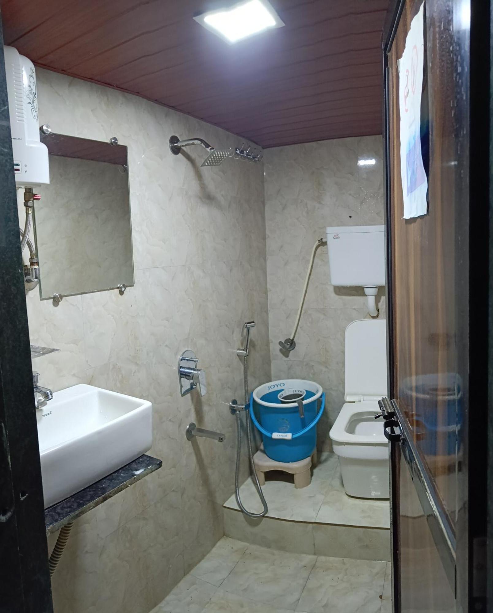 Asra Dormitory For Male And Female 뭄바이 외부 사진